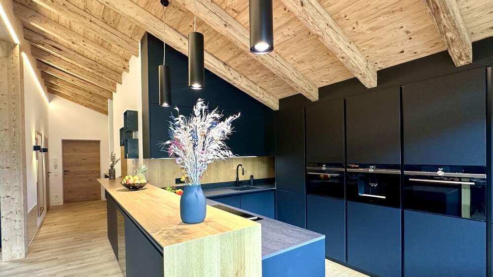 Altholz Charme trifft modernes Küchen Design