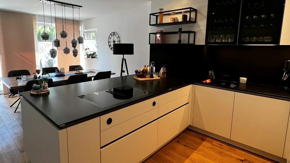 Moderne Einbauküche in Bruck