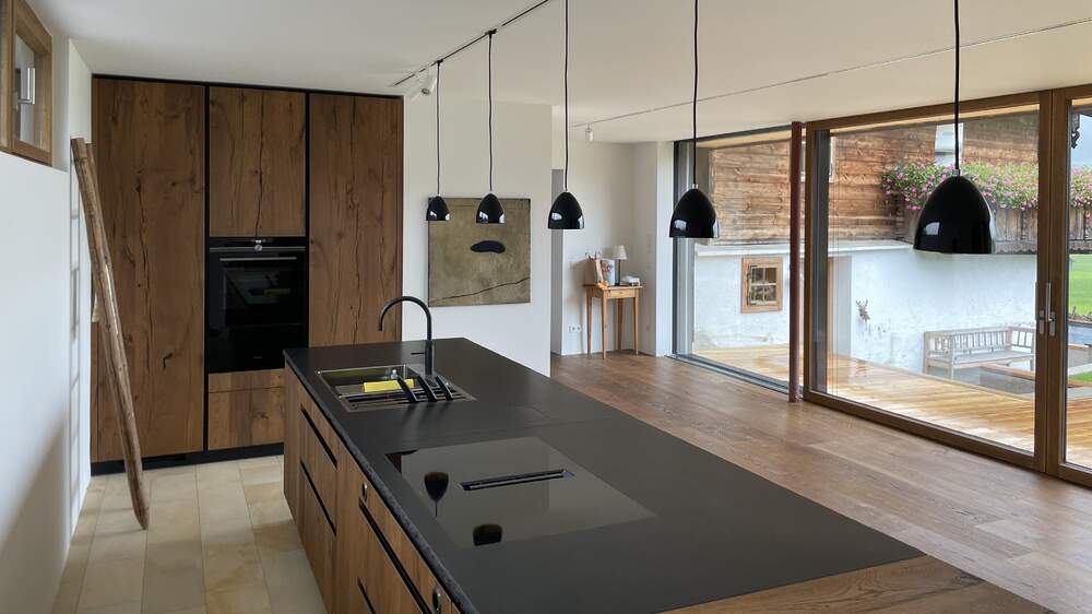 Moderne Holzküche